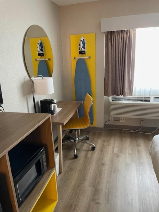 Days By Wyndham Hotel